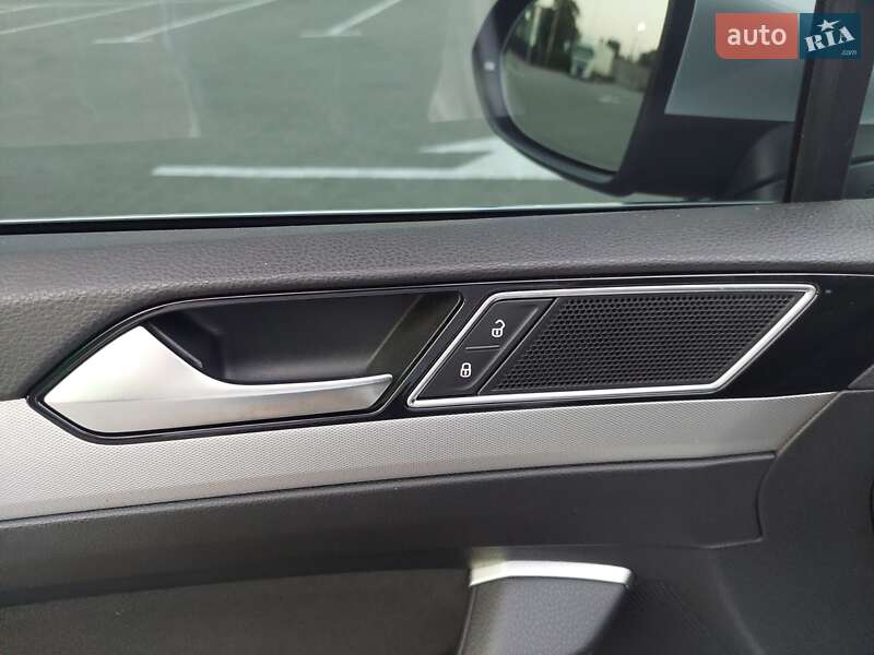 Седан Volkswagen Passat 2016 в Одесі