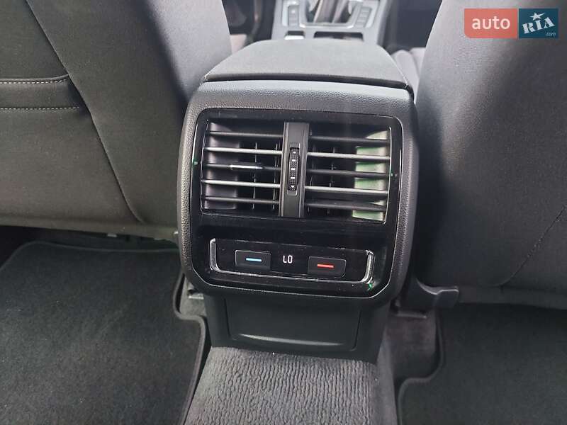 Седан Volkswagen Passat 2016 в Одесі