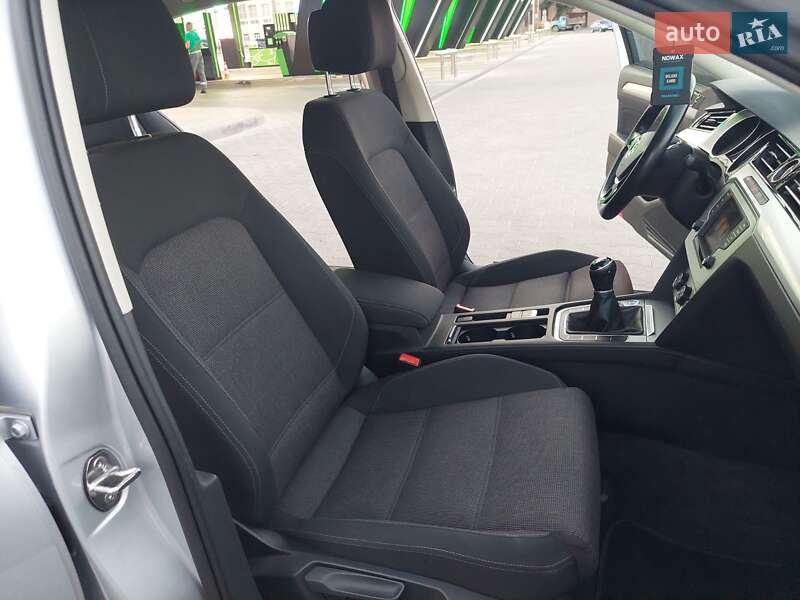 Седан Volkswagen Passat 2016 в Одесі