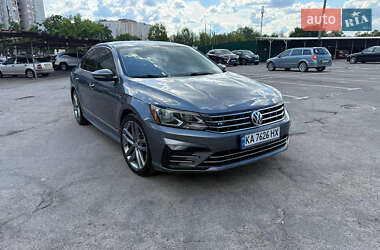 Седан Volkswagen Passat 2017 в Киеве