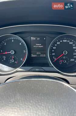 Седан Volkswagen Passat 2016 в Львове
