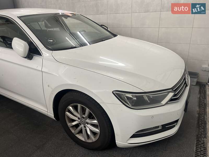 Седан Volkswagen Passat 2016 в 