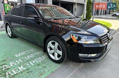 Седан Volkswagen Passat 2013 в Киеве