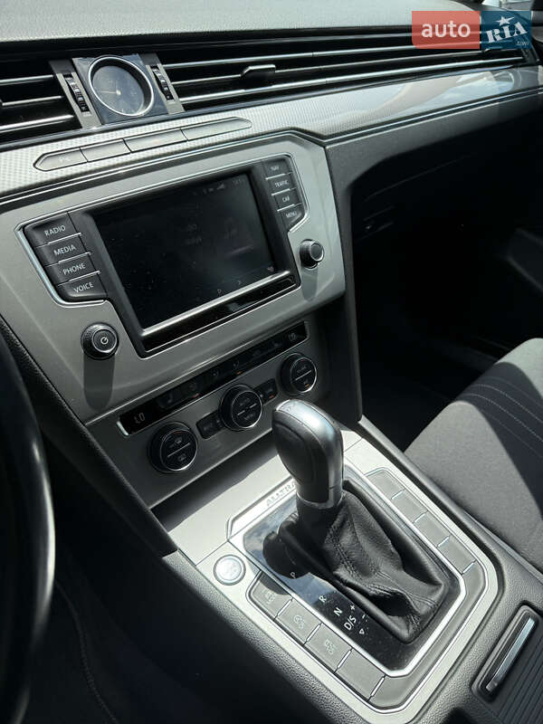 Универсал Volkswagen Passat 2016 в Виннице
