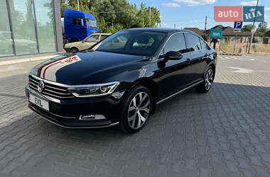 Седан Volkswagen Passat 2017 в Кривом Роге