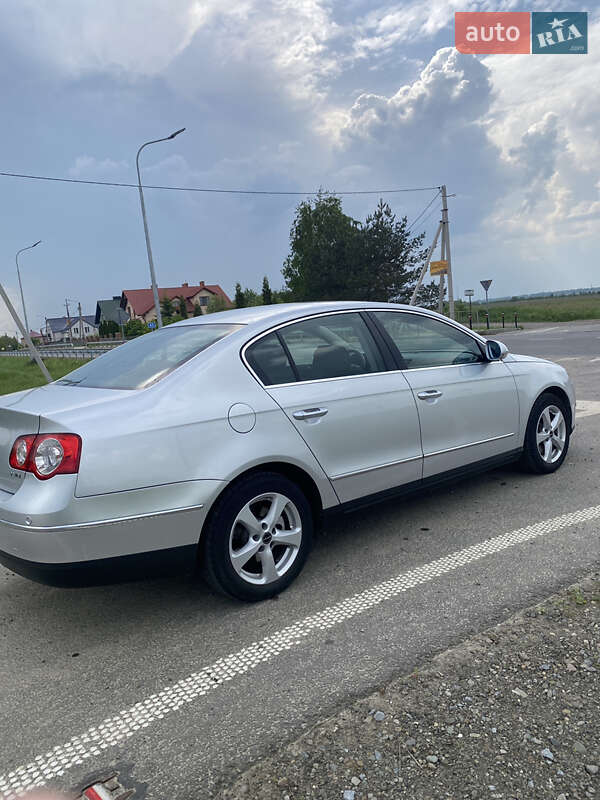 Седан Volkswagen Passat 2005 в Городку