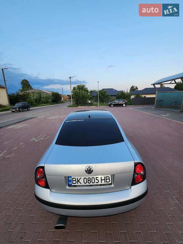 Седан Volkswagen Passat 2001 в Томашгороде
