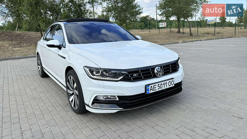 Седан Volkswagen Passat 2016 в Києві