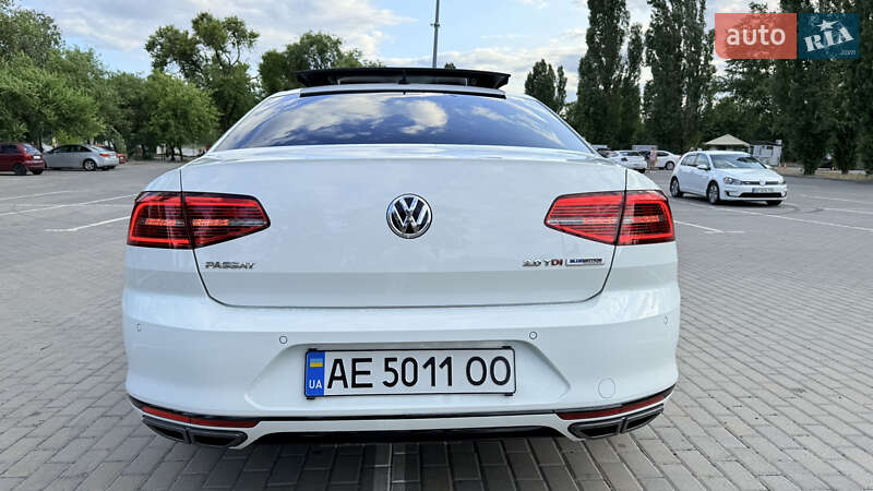Седан Volkswagen Passat 2016 в Києві