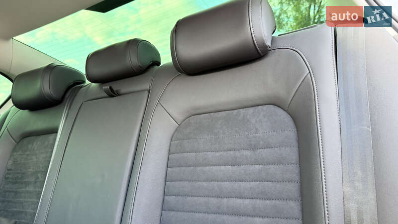 Седан Volkswagen Passat 2016 в Києві