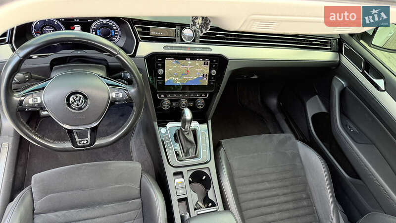 Седан Volkswagen Passat 2016 в Києві