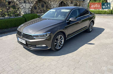 Седан Volkswagen Passat 2018 в Львове