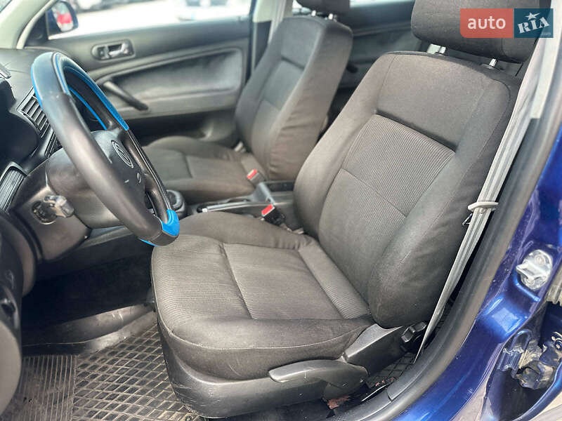 Седан Volkswagen Passat 2002 в Львове