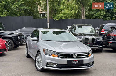 Седан Volkswagen Passat 2015 в Киеве