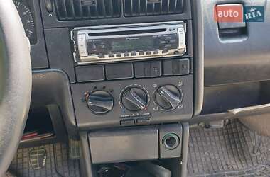 Седан Volkswagen Passat 1992 в 