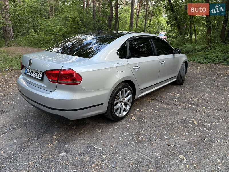 Седан Volkswagen Passat 2014 в Киеве