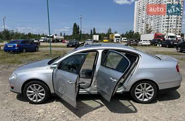 Седан Volkswagen Passat 2010 в 