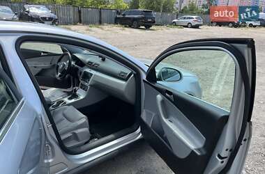 Седан Volkswagen Passat 2010 в 