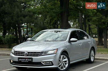 Седан Volkswagen Passat 2018 в Николаеве