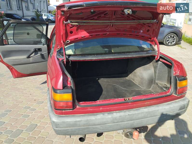 Седан Volkswagen Passat 1991 в Львові
