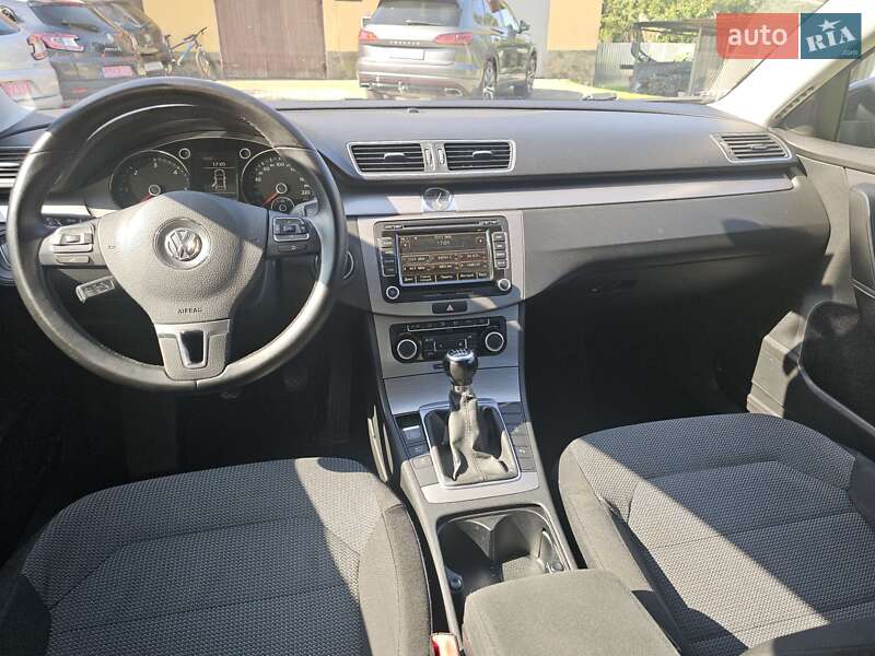 Седан Volkswagen Passat 2012 в Стрию