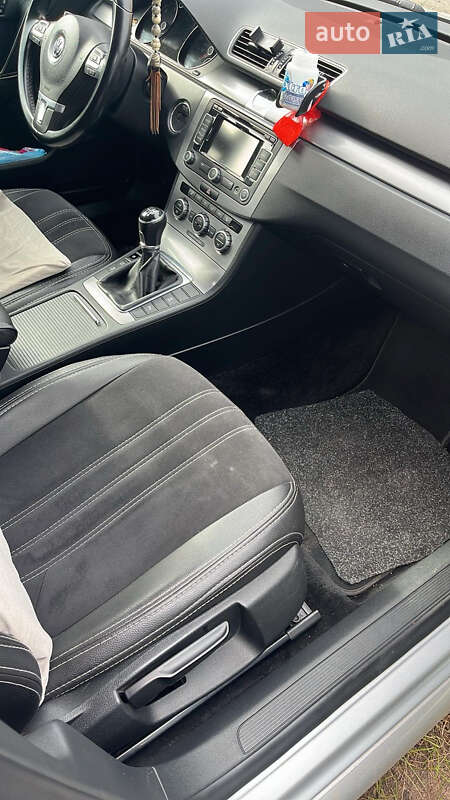 Универсал Volkswagen Passat 2012 в Житомире