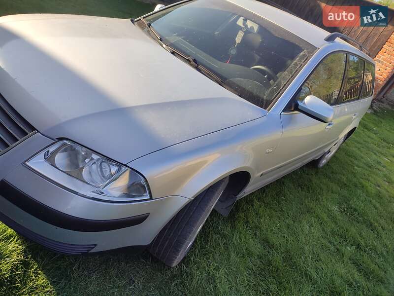 Універсал Volkswagen Passat 2003 в Зборові