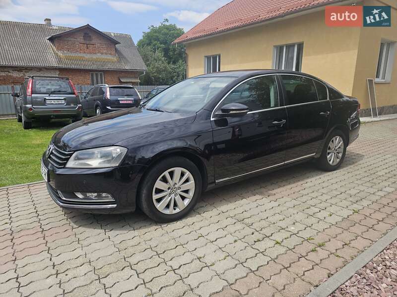 Седан Volkswagen Passat 2012 в Стрию