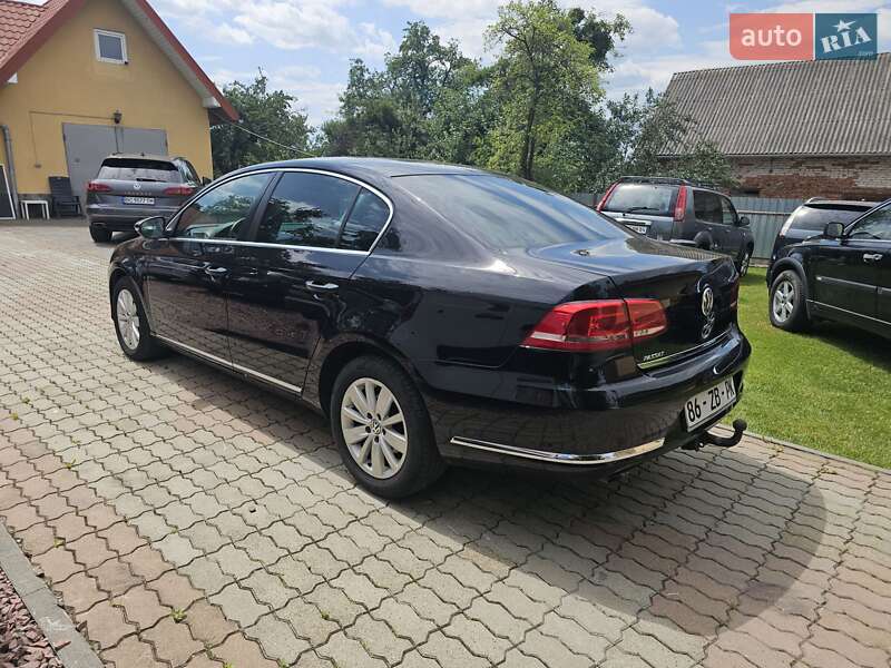 Седан Volkswagen Passat 2012 в Стрию