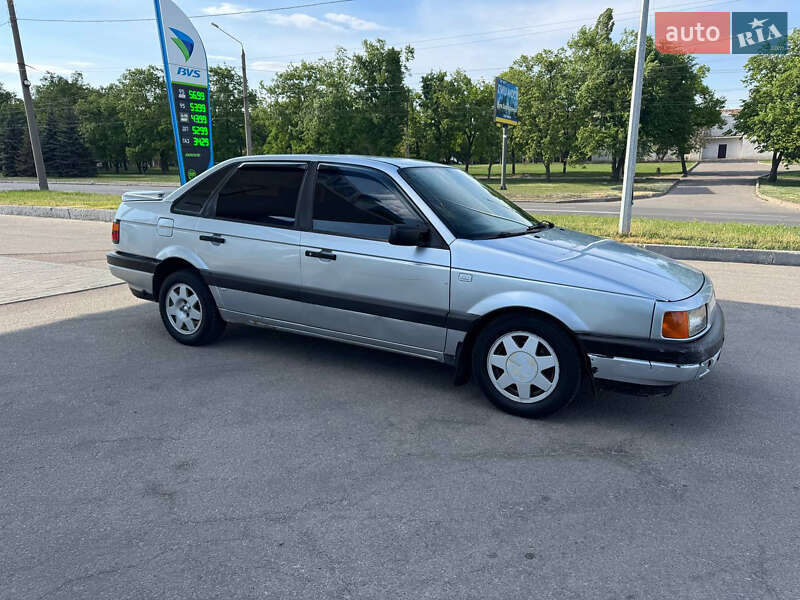 Седан Volkswagen Passat 1989 в Харкові