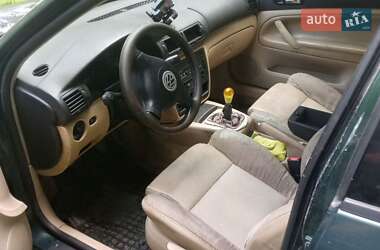 Седан Volkswagen Passat 1999 в 
