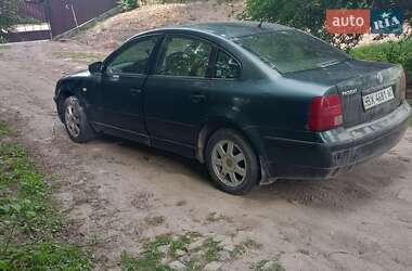 Седан Volkswagen Passat 1999 в 