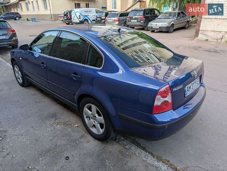 Седан Volkswagen Passat 2002 в Житомире