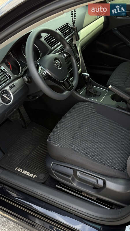 Седан Volkswagen Passat 2017 в Запорожье