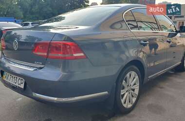 Седан Volkswagen Passat 2012 в Києві