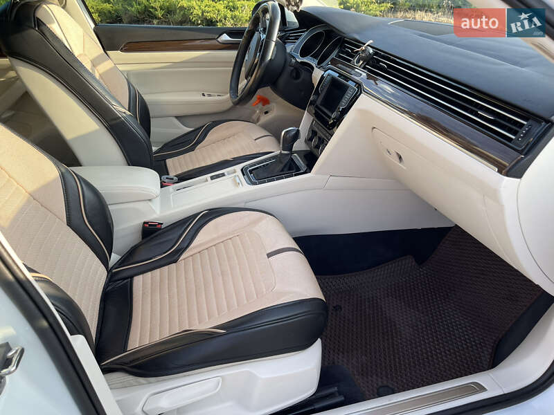 Универсал Volkswagen Passat 2016 в Одессе