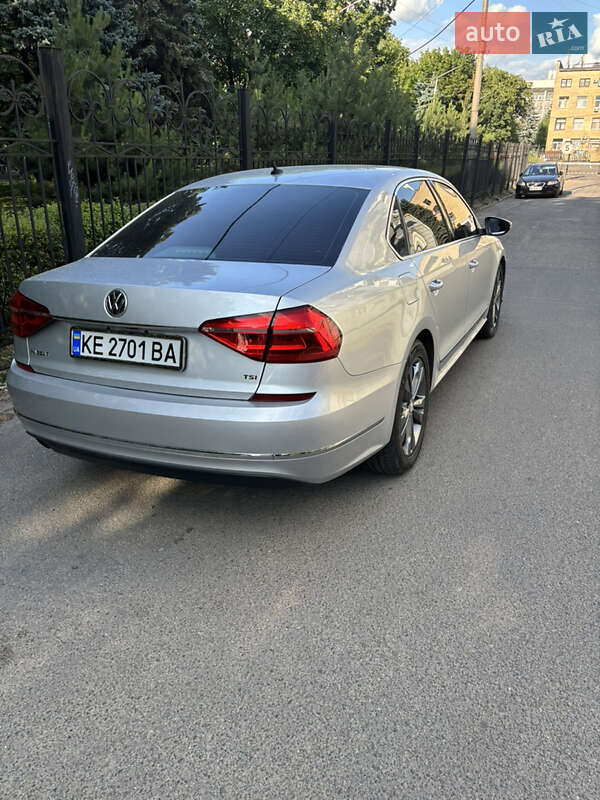 Седан Volkswagen Passat 2015 в Днепре