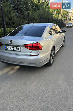 Седан Volkswagen Passat 2015 в 