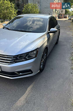 Седан Volkswagen Passat 2015 в 