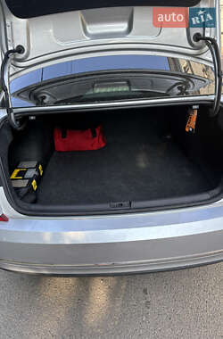 Седан Volkswagen Passat 2015 в 