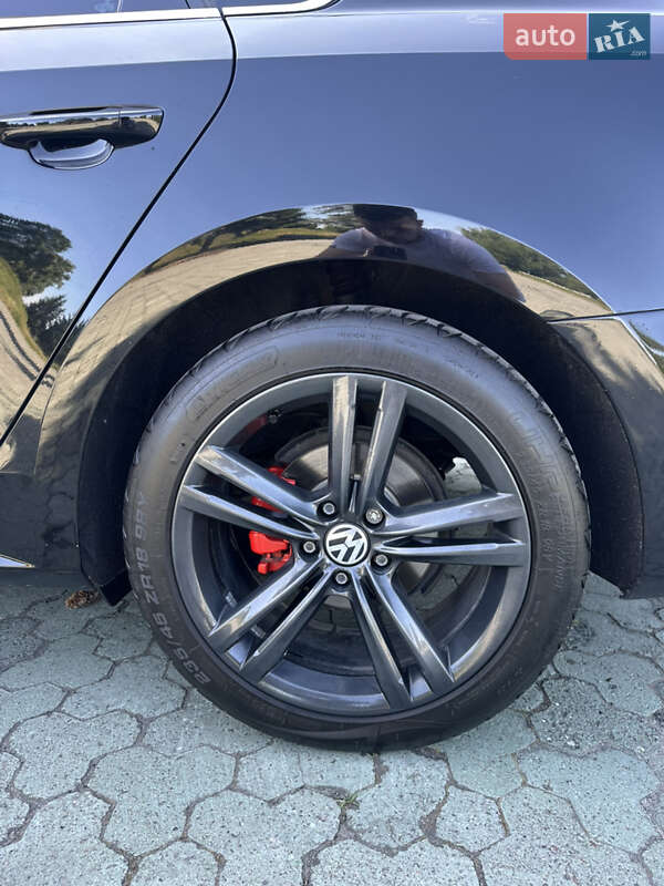 Седан Volkswagen Passat 2013 в Дубні