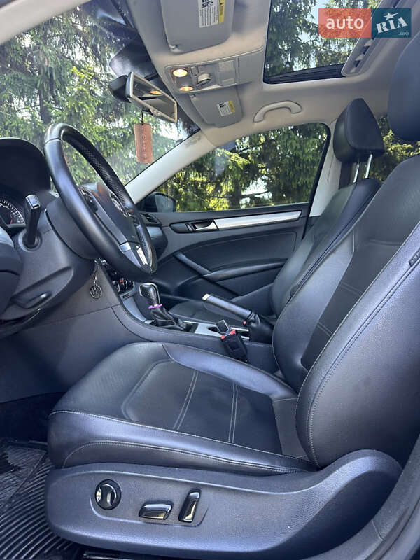 Седан Volkswagen Passat 2013 в Дубні