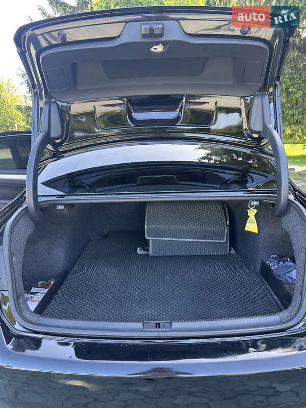 Седан Volkswagen Passat 2013 в Дубні