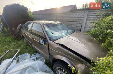 Седан Volkswagen Passat 1990 в 