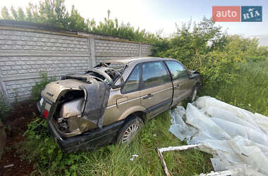 Седан Volkswagen Passat 1990 в 