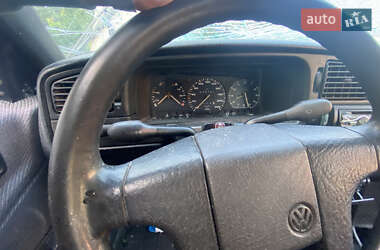 Седан Volkswagen Passat 1990 в 
