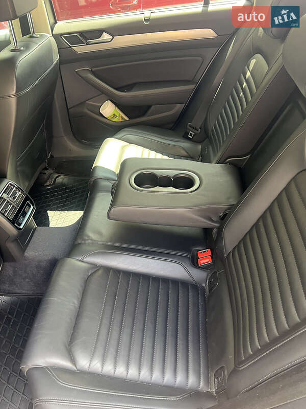 Універсал Volkswagen Passat 2015 в Черкасах