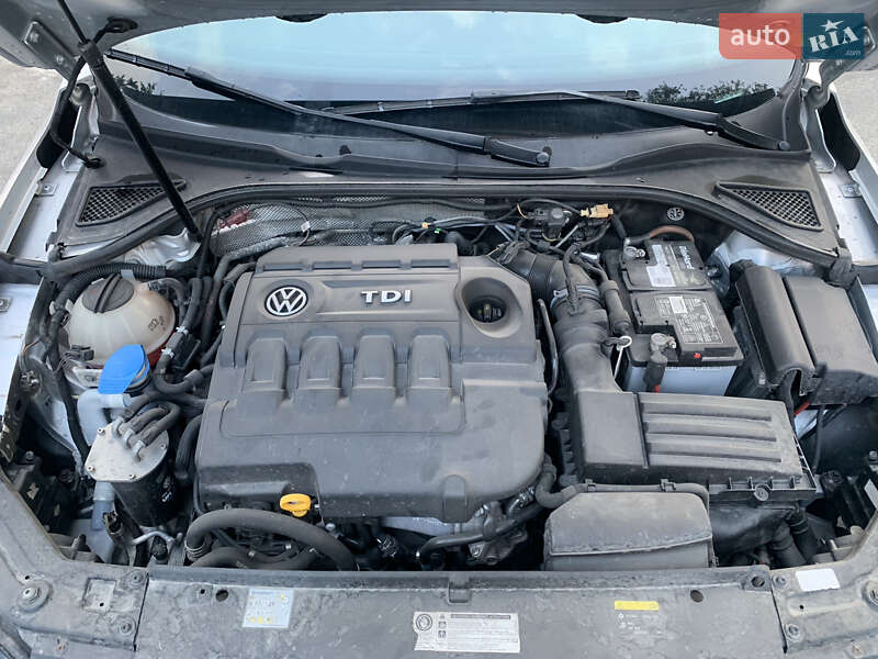 Седан Volkswagen Passat 2015 в Тернополе