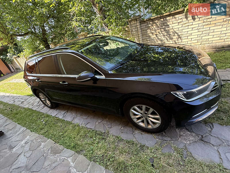 Універсал Volkswagen Passat 2019 в Чернівцях