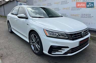Седан Volkswagen Passat 2018 в Києві